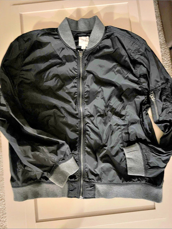 GAP Jackets & Blazers - Gap LT WT BOMBER Jacket Black XXL